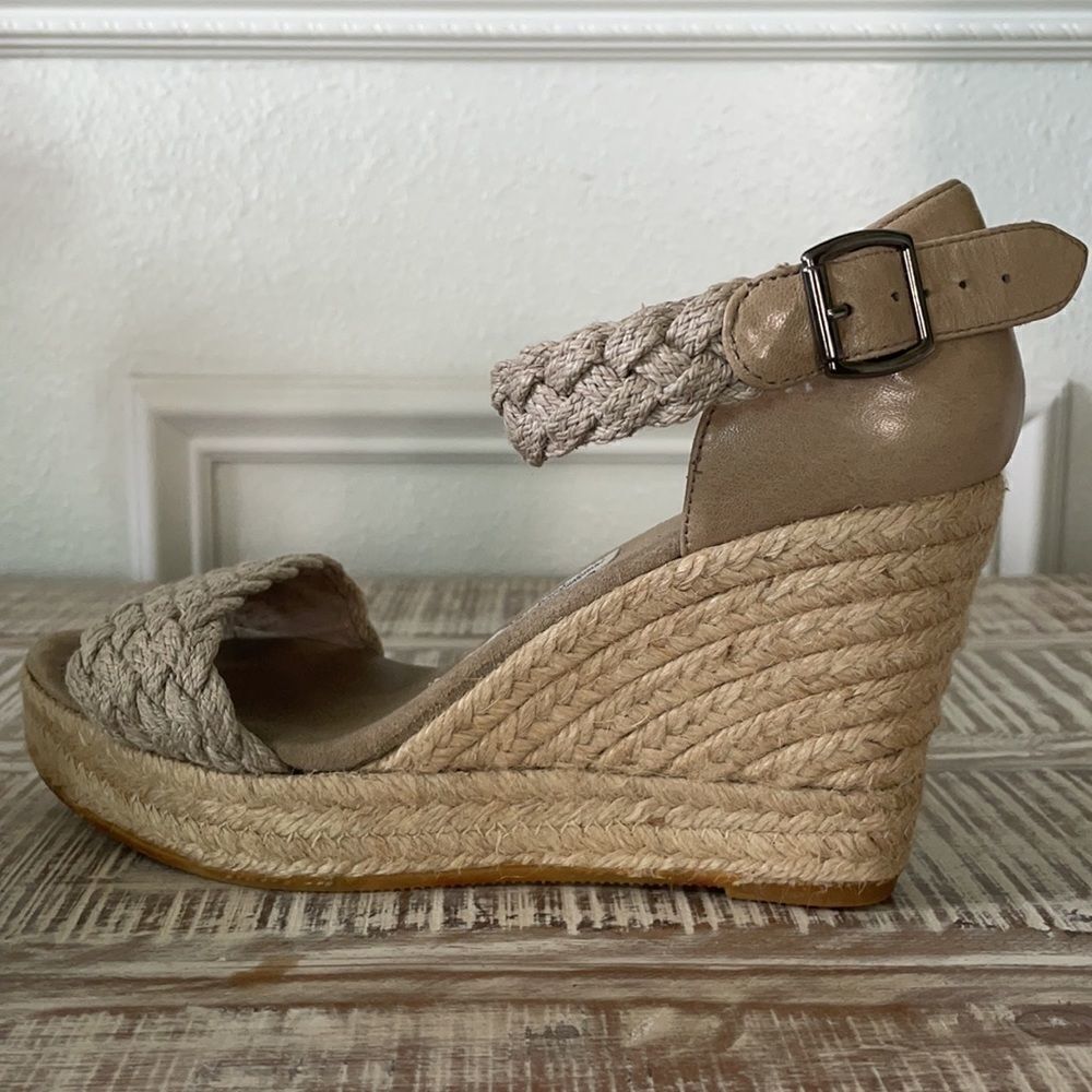 Escales Paris Numbered Sandal Collection - Picture 9 of 11